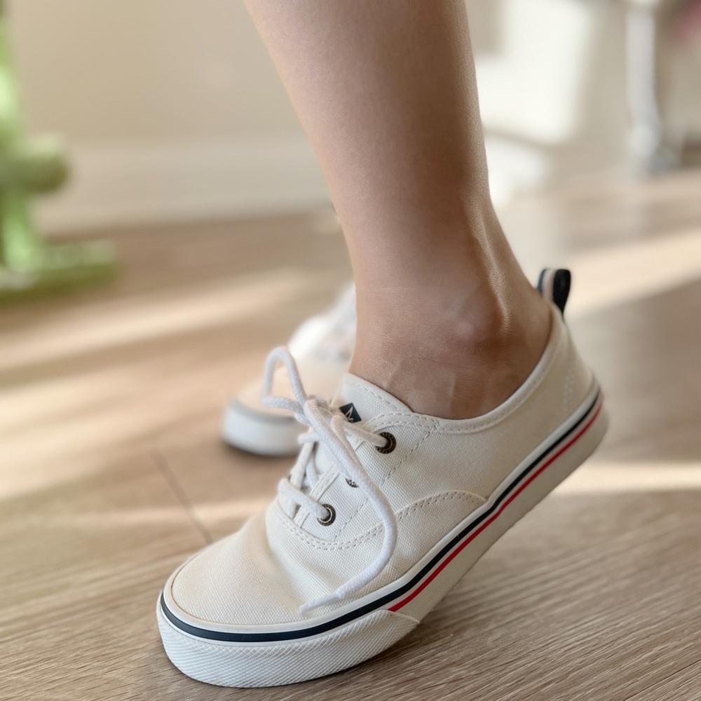 Sperry women fashion sneakers